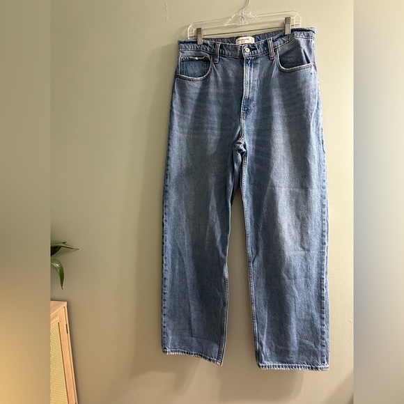 Abercrombie and fitch the loose high rise jean medium wash 12L - Picture 4 of 5